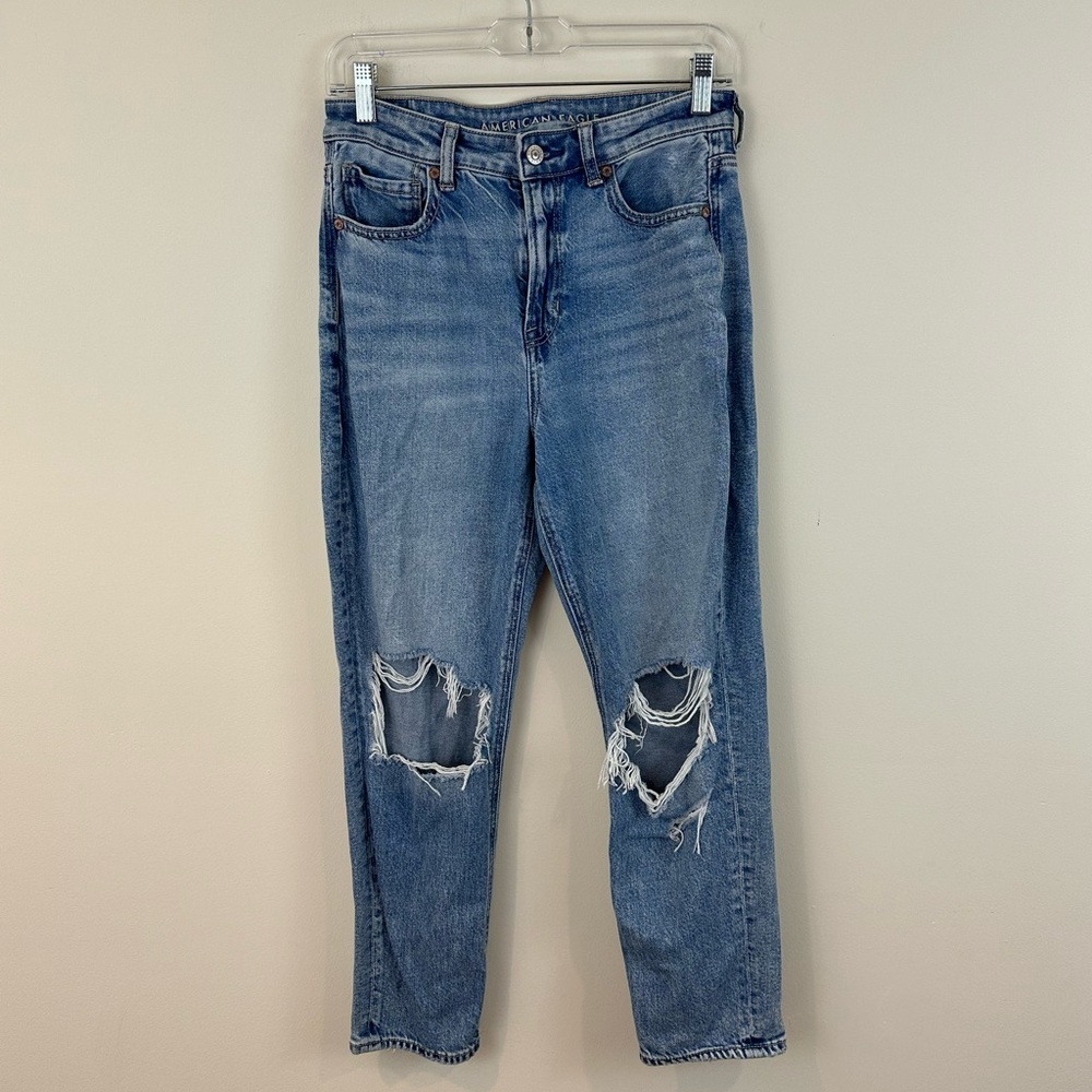 American Eagle Light Wash Distressed Mom Jeans Size 4 X-Short Length